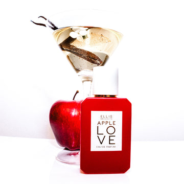 IMAGE 3: APPLE LOVE WITH SCENT NOTES AND GLASS